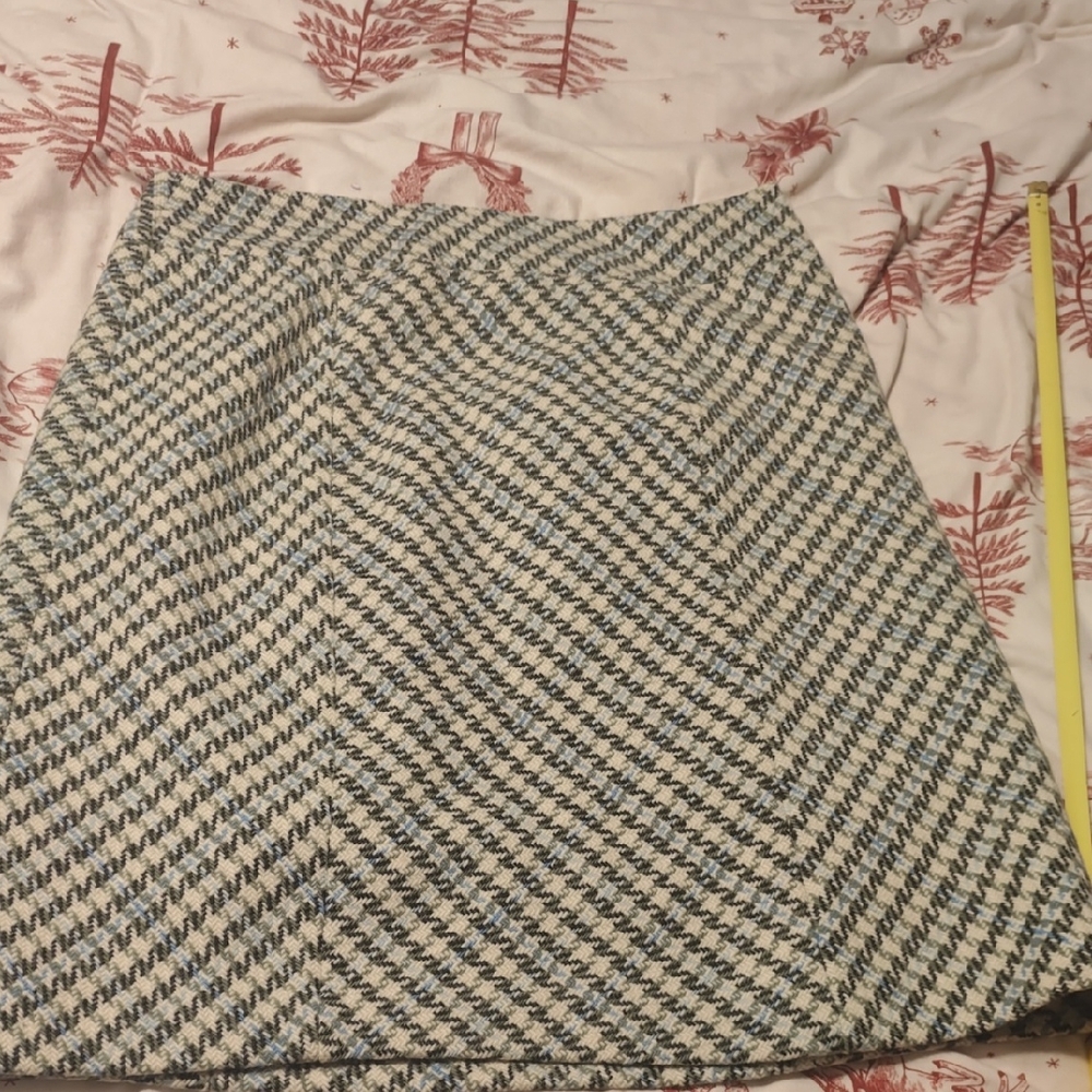 Ann Taylor Houndstooth A-Line Skirt — Classic Black & Cream, Size 4